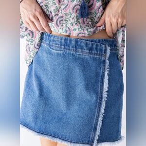 Black Friday! NATURAL LIFE NWT Size M Blue Frayed Mini Skirt